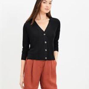 Loft v-neck button up boxy fit black cardigan in M